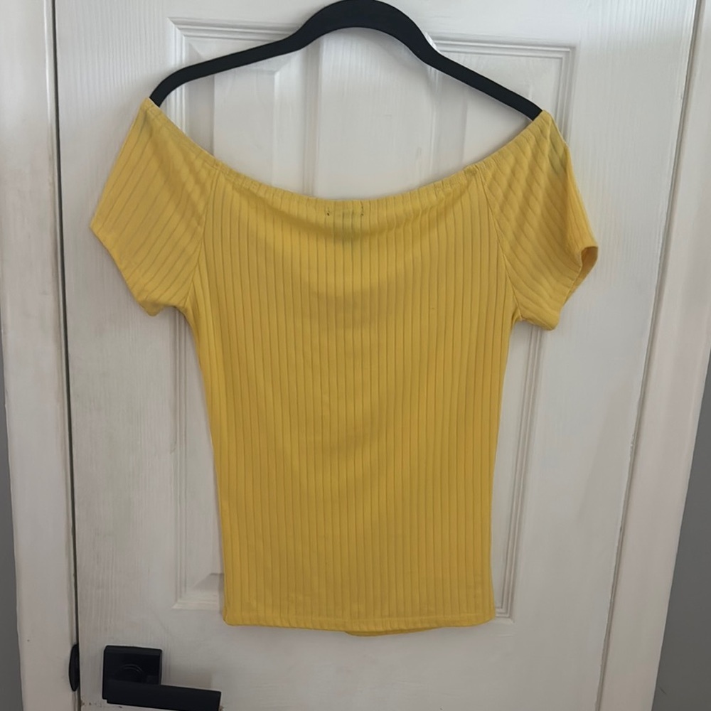 Rue21 Yellow Off-Shoulder Buttoned Blouse - Picture 5 of 5